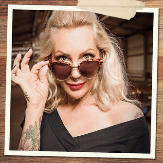 Naisten asusteet / Tutustu heti!