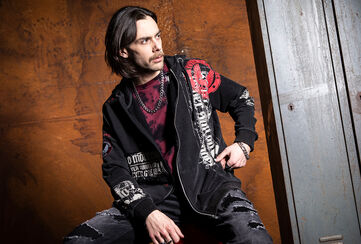 Rock Rebel by EMP / Tilaa heti!