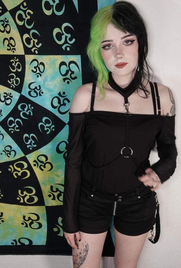 GOTHIC LOOKS
