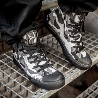 Tennarit / Tyyli kuntoon, volyymit asentoon 666!