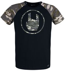 Musta T-paita camokuvioisella Rockhand-painatuksella
