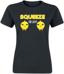 Squeeze the day!, Sanonnat, T-paita