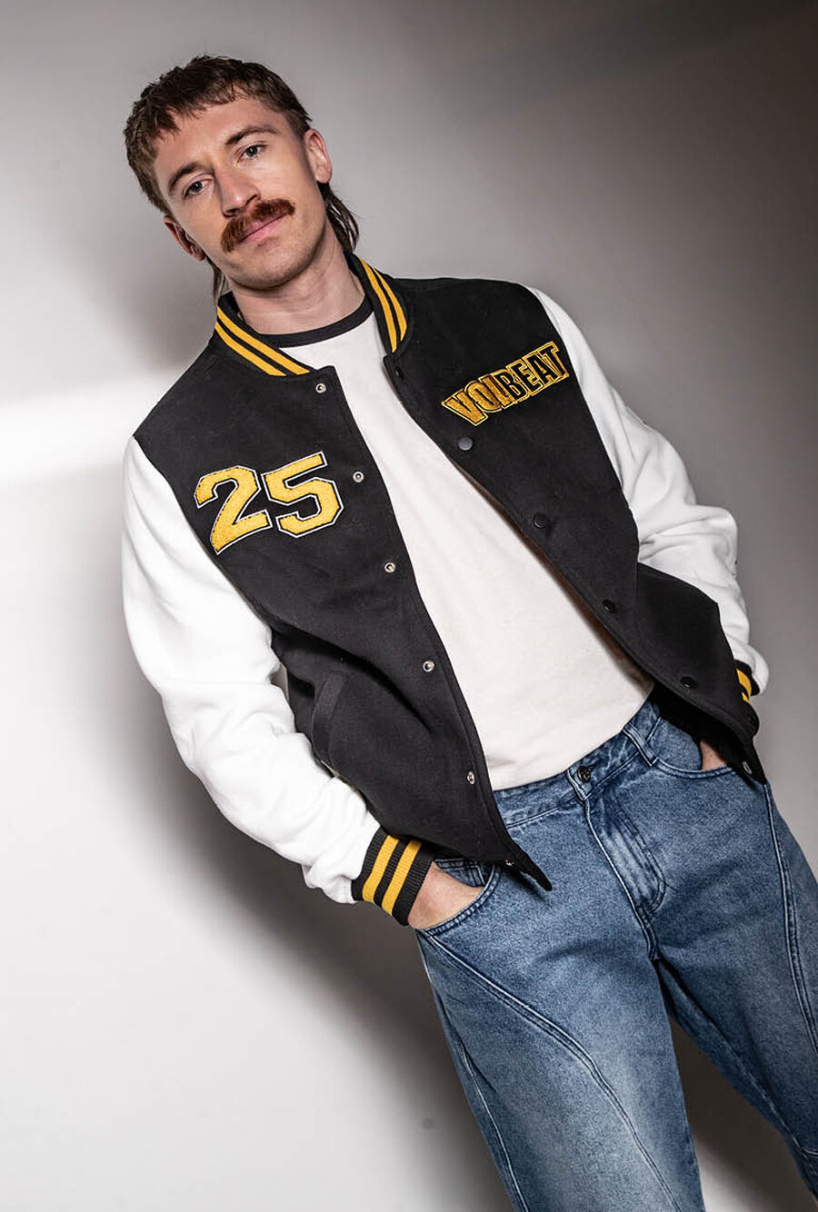 Outfit Collegejacke Volbeat
